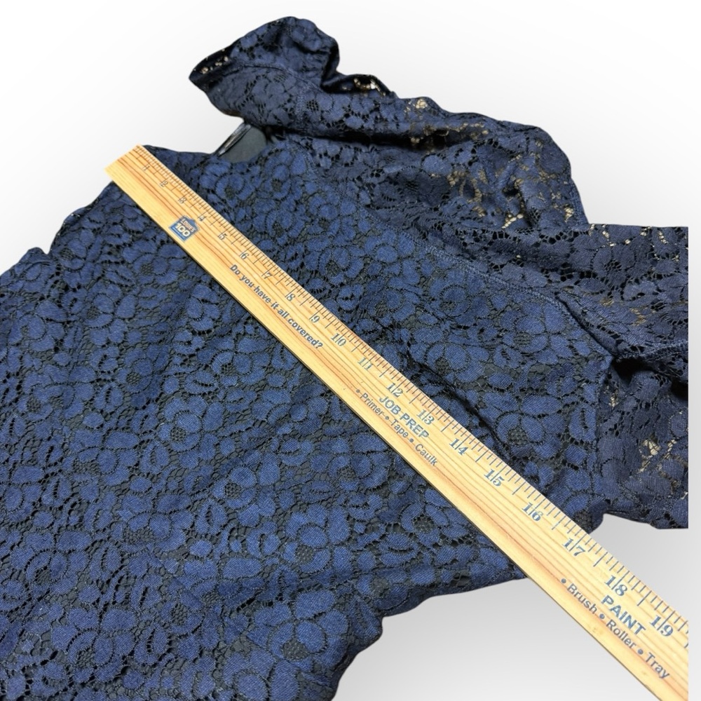 Banana republic woman’s size 6 blue embroidered side zip dress. - Picture 4 of 8